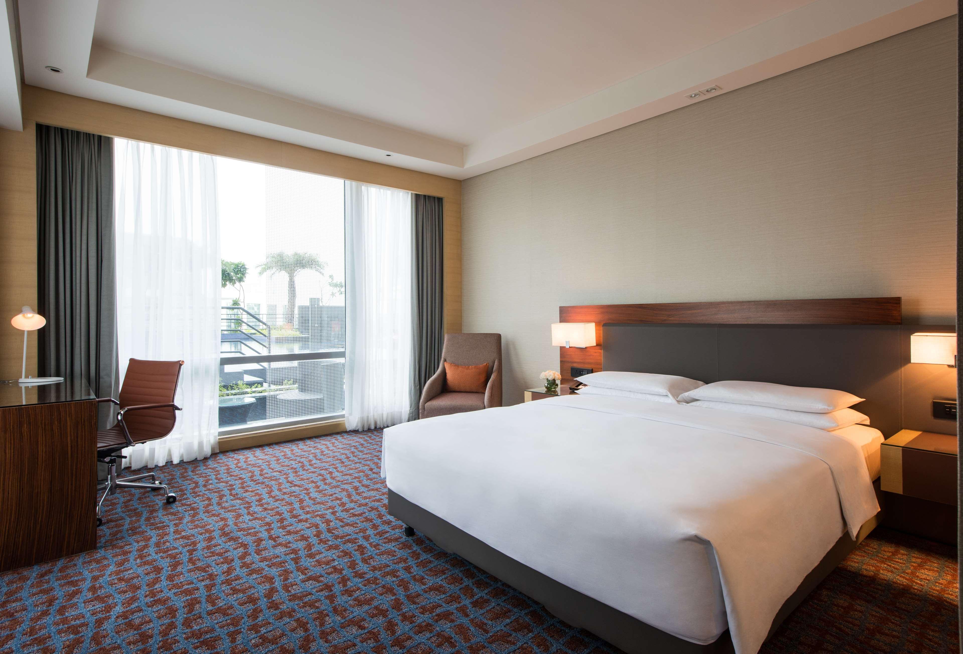 Hyatt Regency Lucknow Gomti Nagar Hotel Eksteriør billede Deluxe Room
