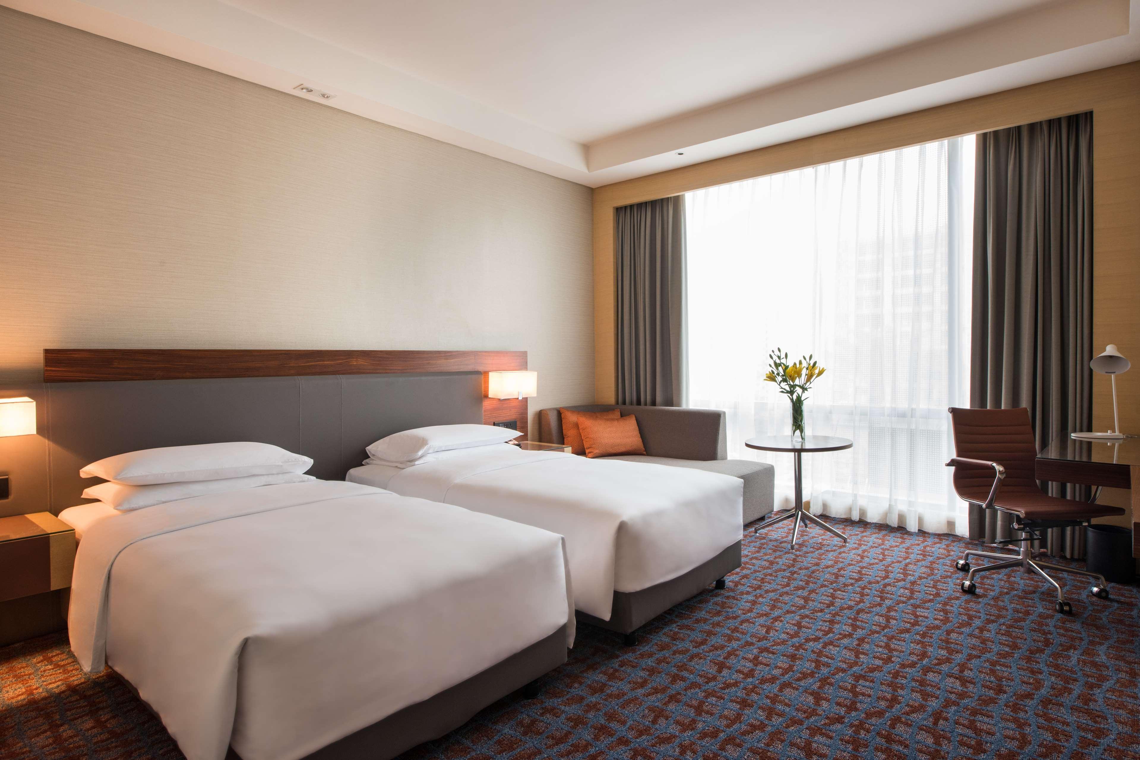 Hyatt Regency Lucknow Gomti Nagar Hotel Eksteriør billede Deluxe Room