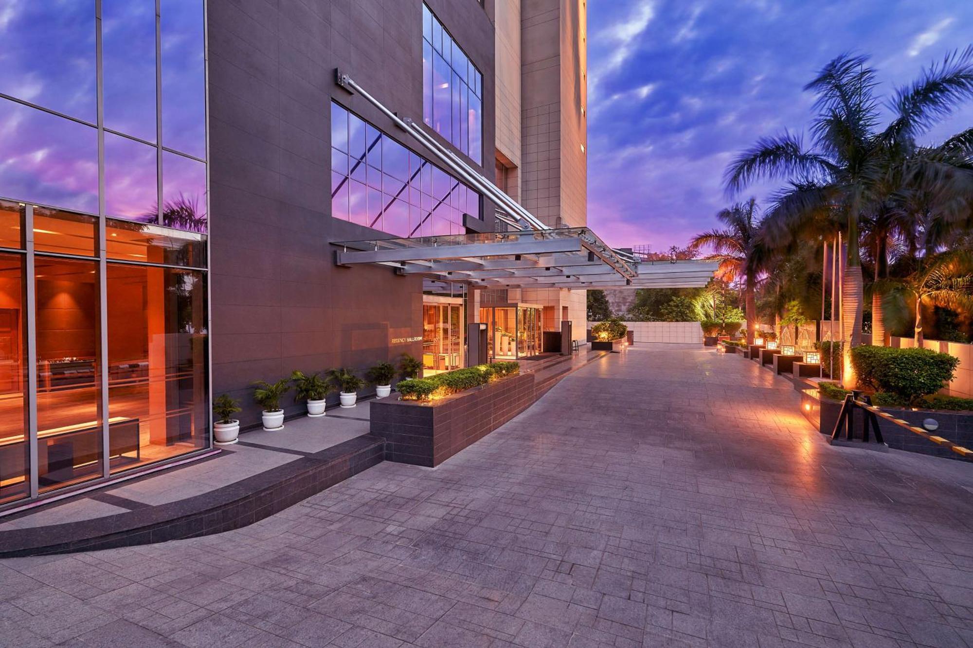 Hyatt Regency Lucknow Gomti Nagar Hotel Eksteriør billede The Oberoi, Mumbai